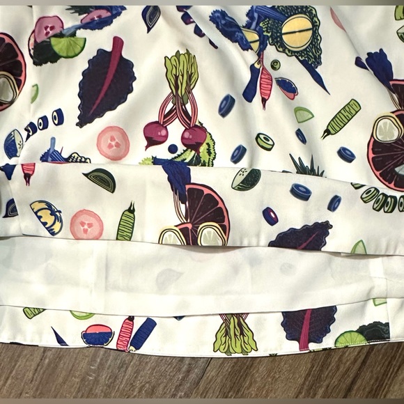 RARE FIND! Opening Ceremony Fruit Face Sleeveless Top in White. Size L - Picture 7 of 13